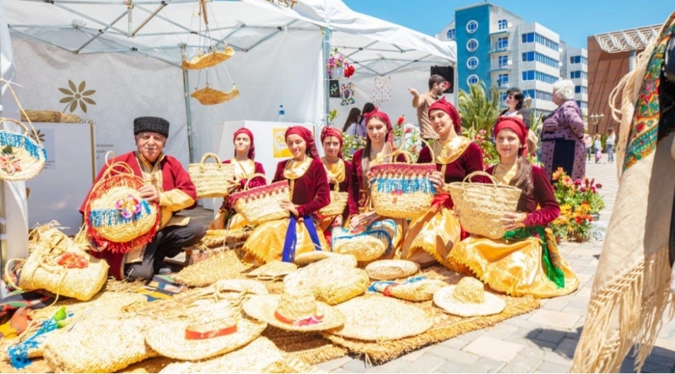 lenkeranda-kob-fest-sergi-satish-yarmarkasi-kechirilib-foto