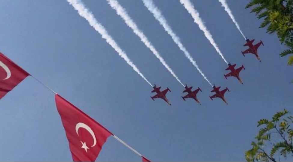 baki-semasinda-texnofest-2022-festivali-ile-bagli-uchush-meshqleri-kechirilir