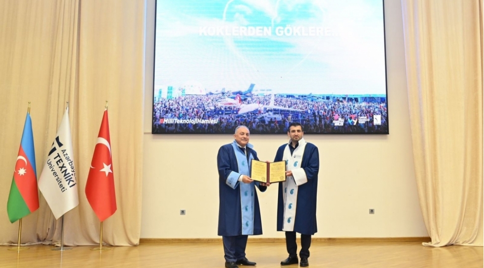 selchuk-bayraktara-aztu-nun-fexri-doktroru-adi-verildi
