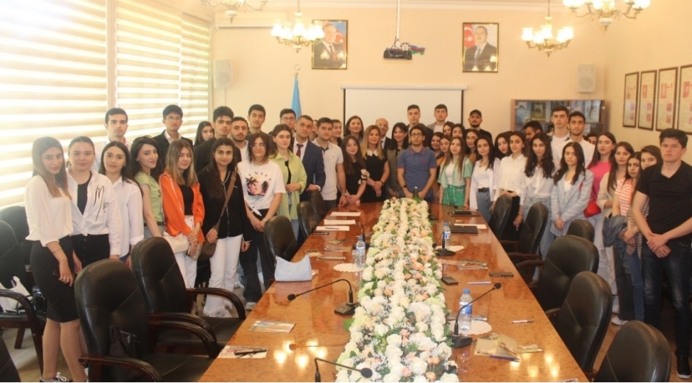 bsu-telebeleri-icherisheher-dovlet-tarix-memarliq-qorugu-idaresinin-yay-tecrube-proqrami-ile-tanish-olublar-foto