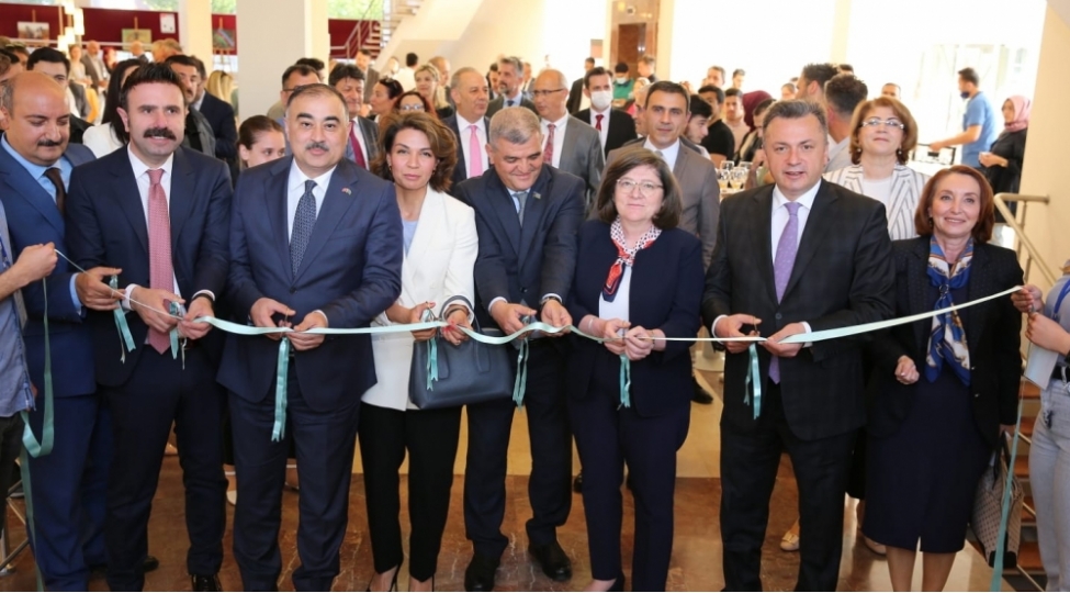 eskisheher-osmanqazi-universitetinde-azerbaycan-medeniyyet-ve-incesenet-gunleri-kechirilib-foto