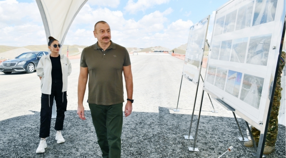 prezident-ilham-eliyev-ve-birinci-xanim-mehriban-eliyeva-horadiz-cebrayil-zengilan-agbend-avtomobil-yolunun-tikintisi-ile-tanish-olublar-yenilenib