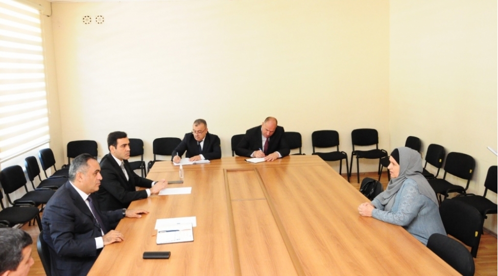 deputat-ve-rayon-icra-hakimiyyetinin-bashchisi-goranboyda-vetendashlari-qebul-edibler-foto