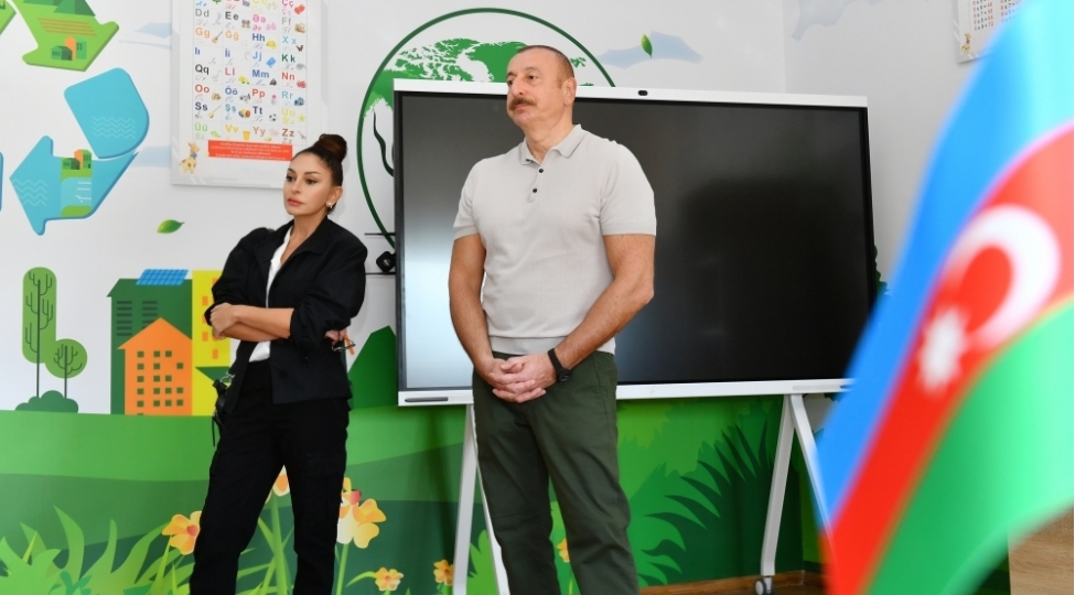 prezident-ilham-eliyev-ve-birinci-xanim-mehriban-eliyeva-agali-kendinde-fotolar