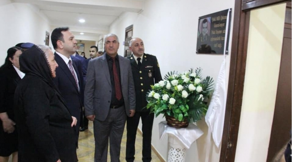 ismayilli-rayonunda-milli-qehreman-general-polad-heshimovun-xatiresine-hesr-olunmush-sinif-otaginin-achilishi-olub-foto