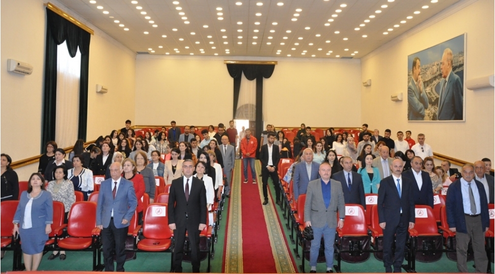 mingechvir-dovlet-universitetinde-musteqillik-gunu-qeyd-olunub-foto