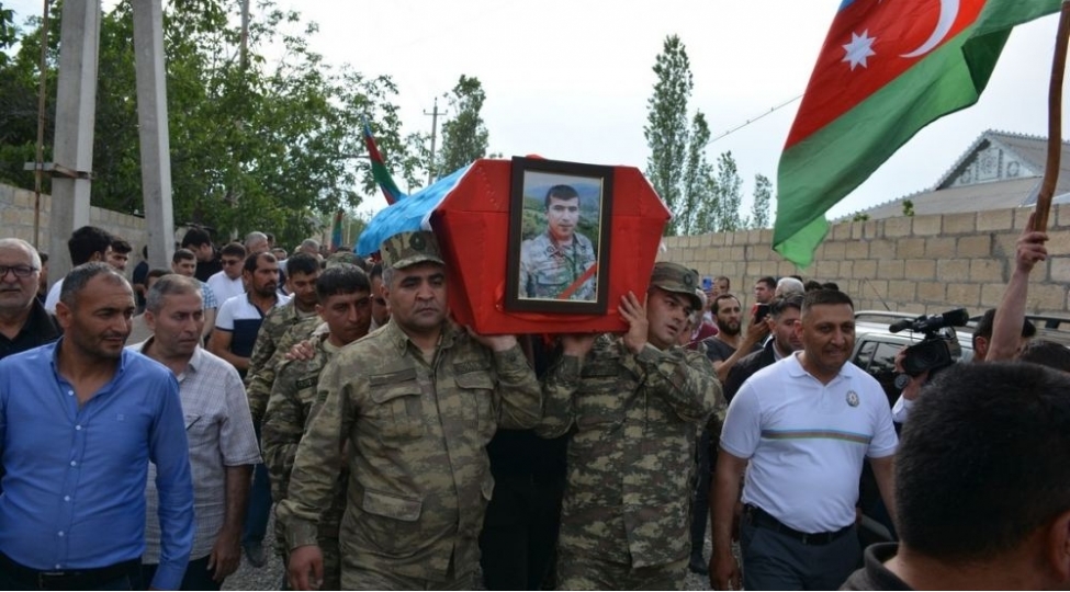 uzun-muddet-komada-qalaraq-vefat-eden-qazi-defn-olundu-foto