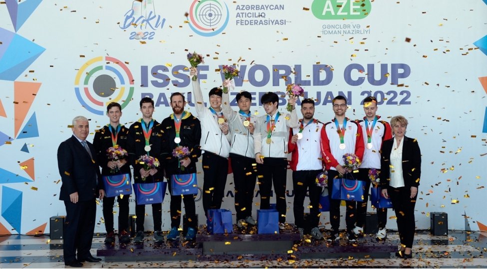 baki-iranlilara-dusherli-oldu-foto