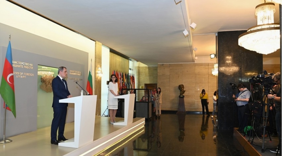 bolqaristanla-strateji-terefdashliq-munasibetlerinin-perspektivlerini-muzakire-etdik-foto