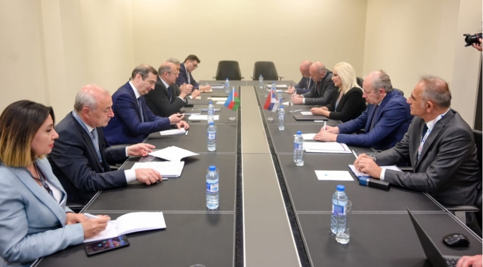 baki-enerji-heftesi-cherchivesinde-azerbaycan-ve-serbiya-enerji-emekdashligina-dair-sazish-imzalayib-foto