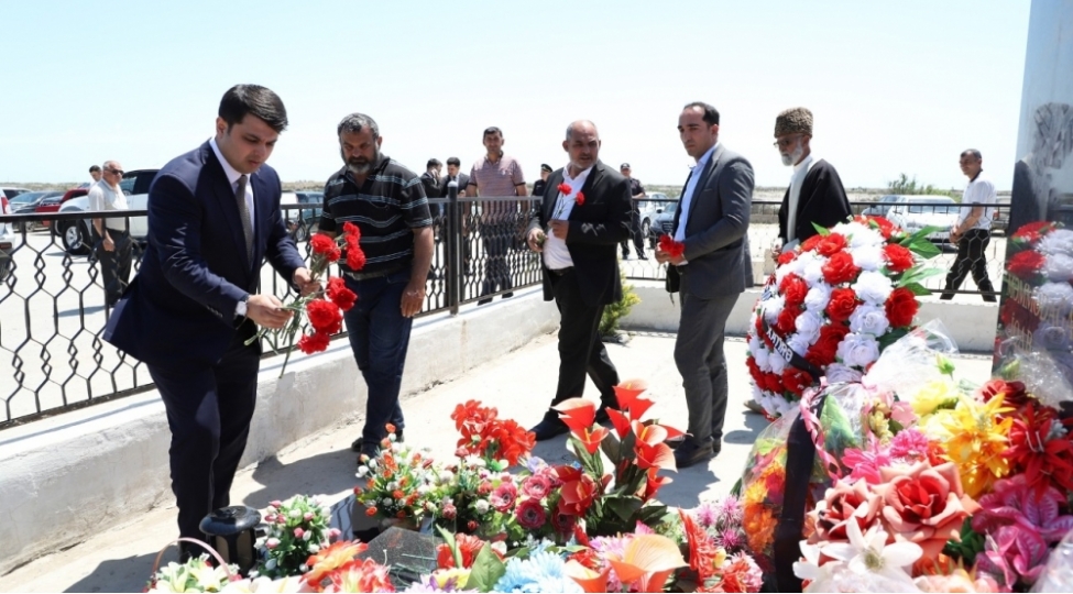 neftchalada-veten-muharibesi-shehidlerinin-ildonumu-qeyd-olunub-foto