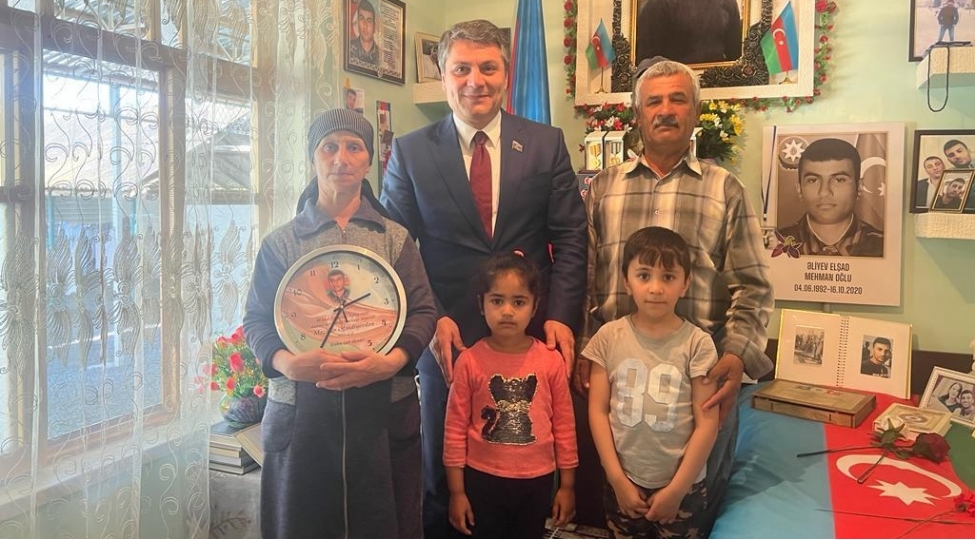 deputat-veten-muharibesi-shehidi-elshad-eliyevin-ailesini-ziyaret-edib-foto