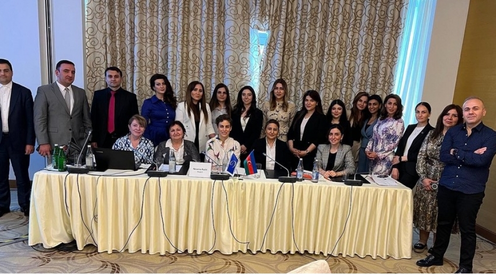 bash-prokurorlugun-emekdashlarina-telim-kechirilib