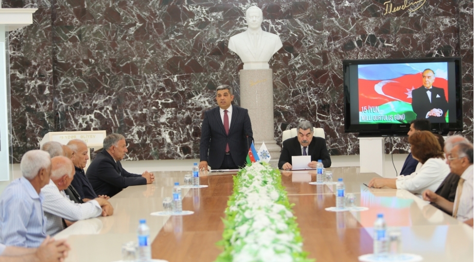 ulu-onder-heyder-eliyev-ve-15-iyun-milli-qurtulush-gunu-xatirelerde-foto
