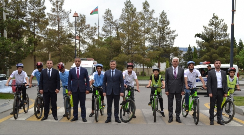 yevlaxda-milli-qurtulush-gunune-hesr-olunmush-velosiped-yarishi-kechirilib-