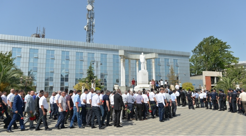 dovletchiliyin-shanlisehifesine-umumxalq-mehebbeti-foto