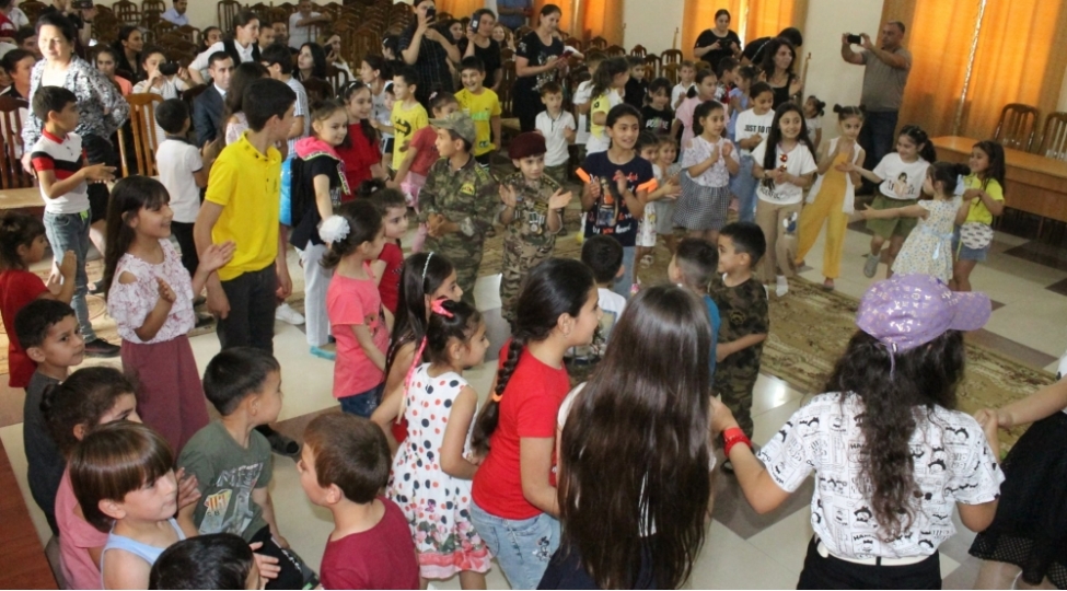 shehid-ve-qazi-ushaqlari-uchun-nagil-dunyasi-adli-eylenceli-tedbir-kechirilib-foto