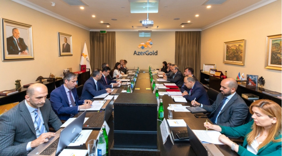 azergoldun-mushahide-shurasinin-iclasi-kechirilib