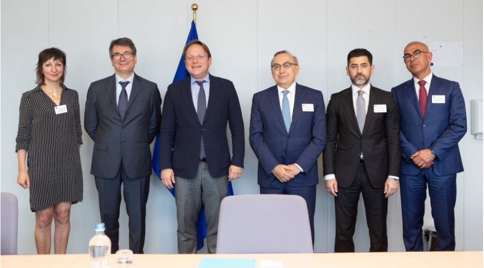 socar-ve-ai-numayendeleri-qaz-techizatinin-artirilmasi-yollarini-muzakire-edib