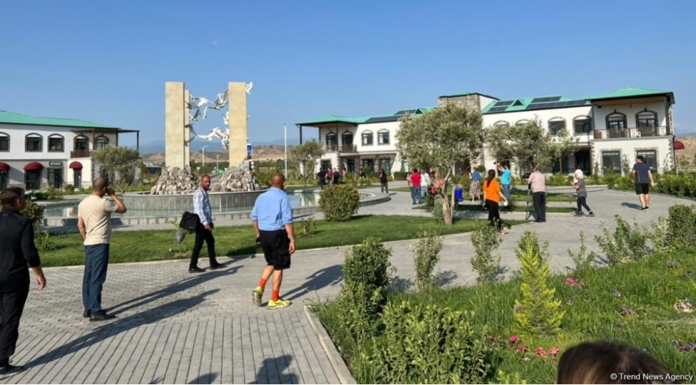 ecnebi-seyyahlar-zengilana-sefer-edibler