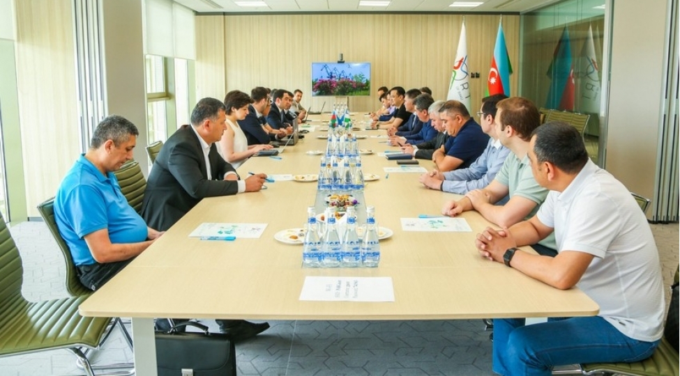 baki-limani-ozbekistanin-quru-limanlari-ile-ticaret-imkanlarini-genishlendirir