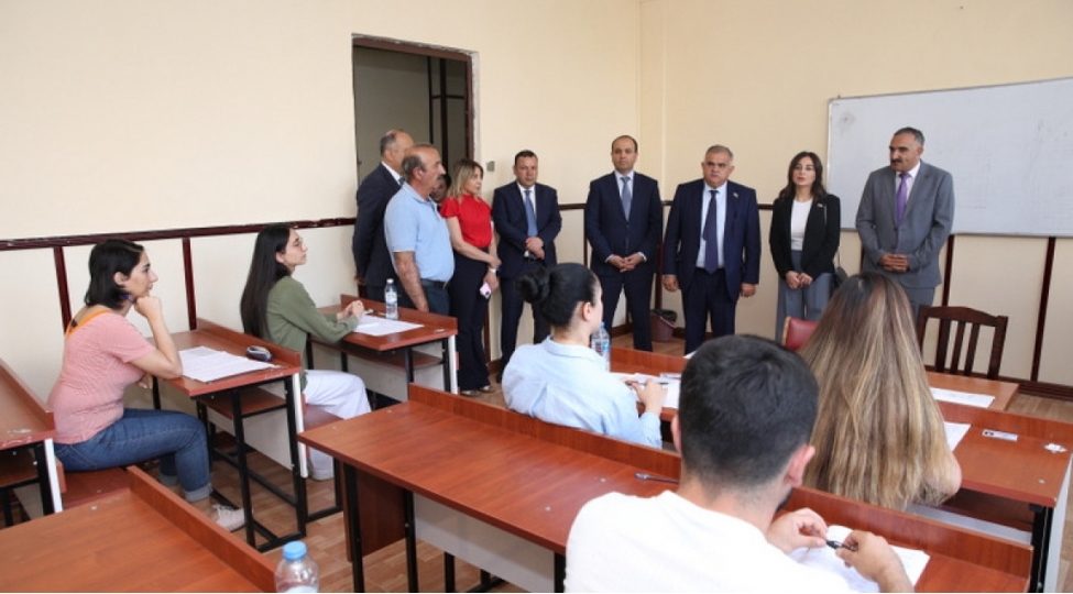 bdu-nun-ictimai-nezaret-shurasinin-uzvleri-imtahan-sessiyasini-izleyibler