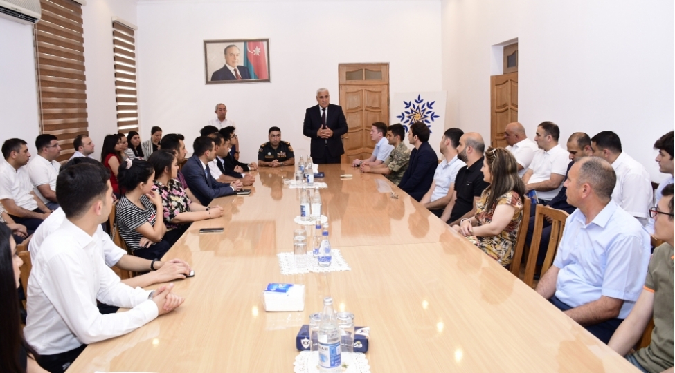 xaribulbul-qoxulu-silahli-quvveler-gunu-foto
