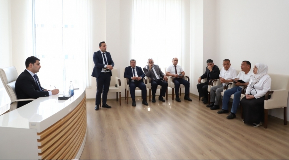 mirhesen-seyidov-vetendashlari-qebul-edib