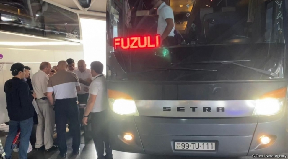 baki-fuzuli-baki-reysi-uzre-birinci-avtobus-yola-dushub