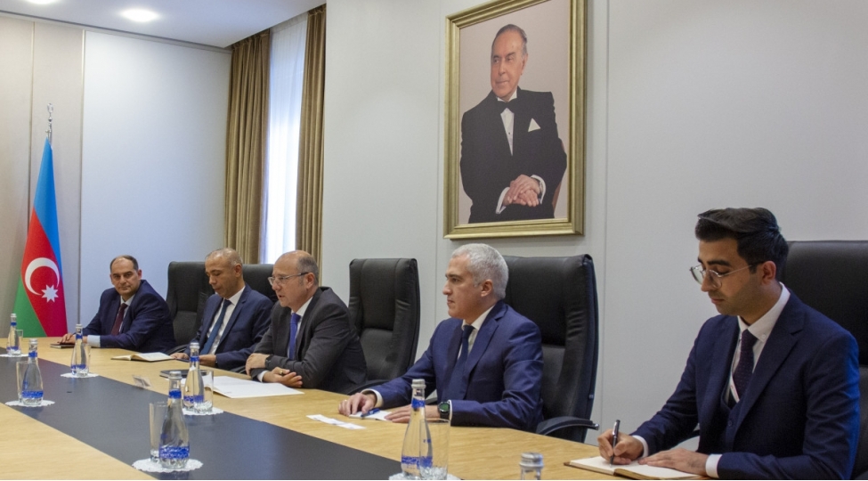 italiya-shirketi-ile-energetika-sahesinde-emekdashliq-meseleleri-muzakire-edilib-foto