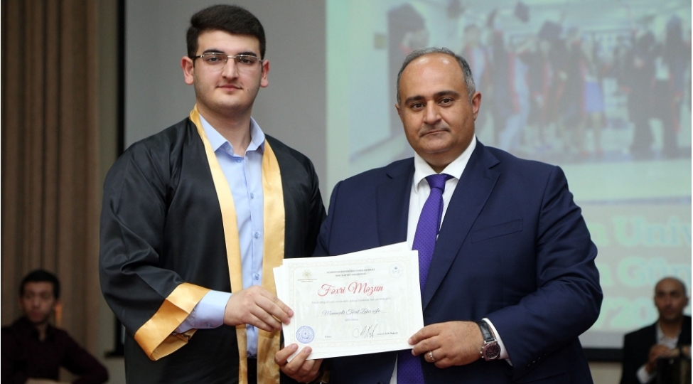 baki-slavyan-universitetinde-mezun-gunu-foto