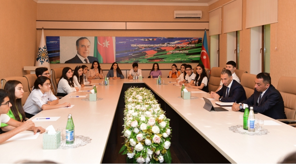 reshad-nebiyev-shamaxida-genclerle-gorushub-foto