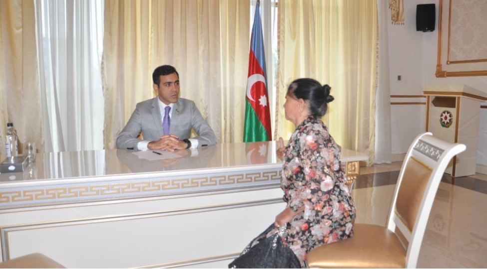 milli-meclisin-deputati-goranboyda-vetendashlari-qebul-edib-foto