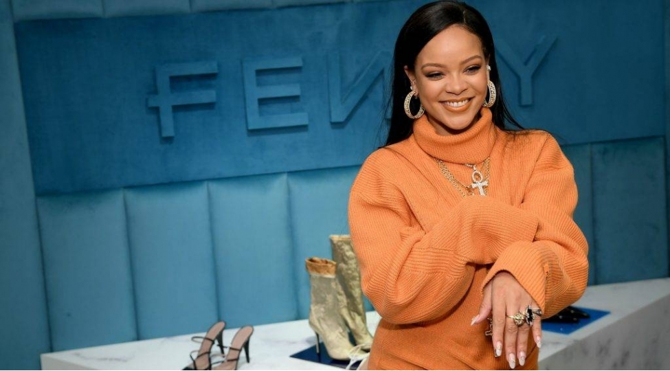 rihanna-en-genc-milyarder-oldu