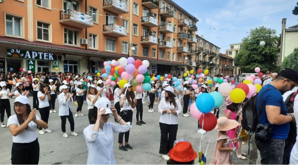 shekide-sheher-gunu-foto-yenilenib
