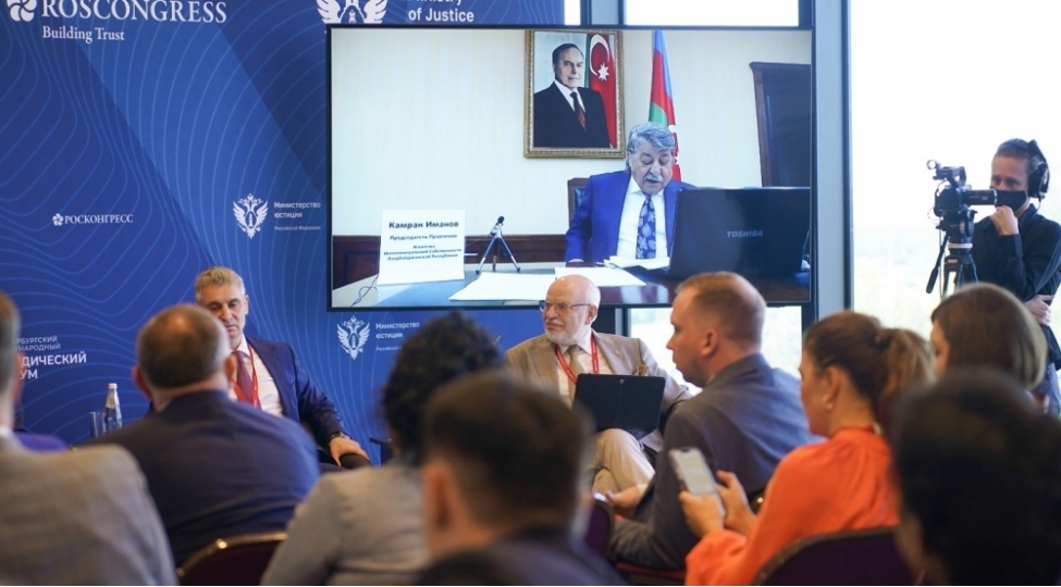 eqli-mulkiyyet-agentliyinin-rehberi-beynelxalq-tedbirde-chixish-edib-foto