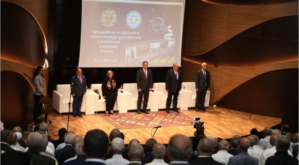 agsaqqallarin-ve-veteranlarin-temsil-olundugu-qht-lerin-emekdashliq-forumu-kechirilib-foto