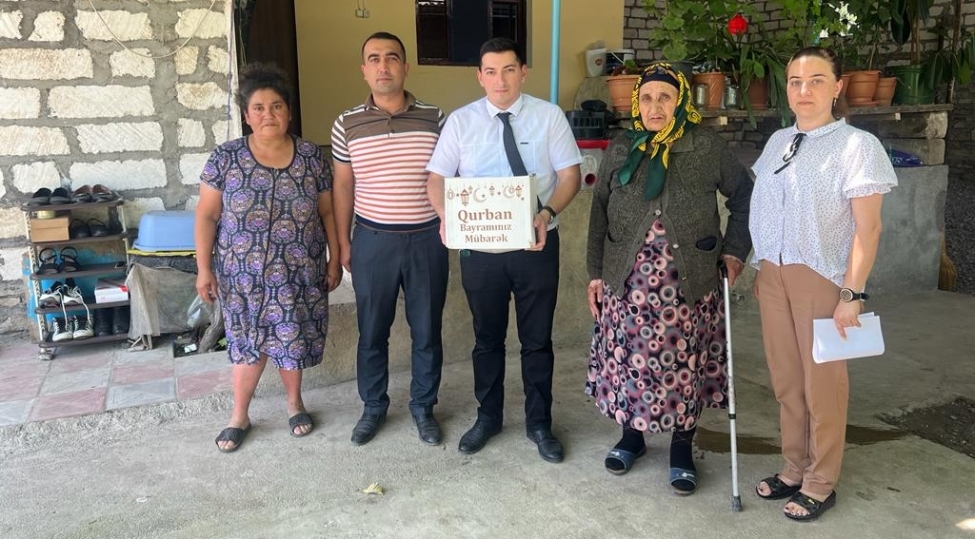 agstafada-shehid-ve-qazi-ailelerine-bayram-sovqatlari-paylanilib