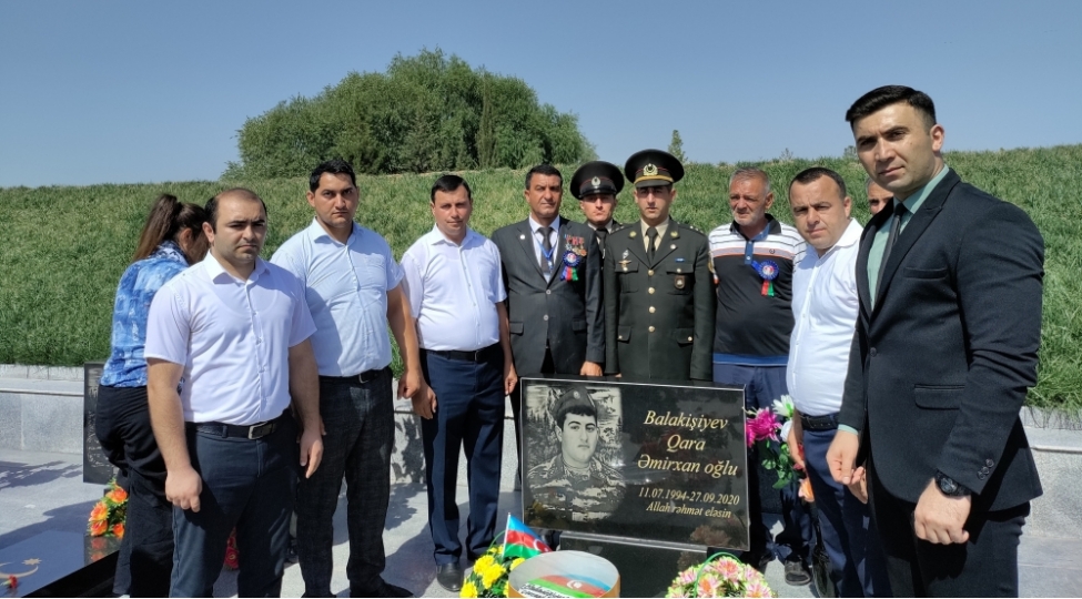 shehid-qara-balakishiyevin-xatiresi-anilib-foto