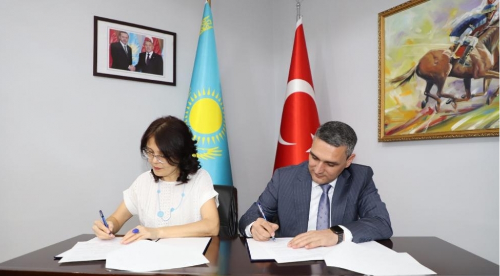 mingechevir-dovlet-universiteti-ahmet-yesevi-universiteti-ile-emekdashliq-edecek-foto