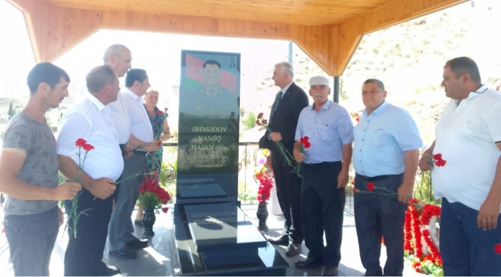 qazaxda-tovuz-doyushleri-shehidinin-eziz-xatiresi-ehtiramla-anilib-foto