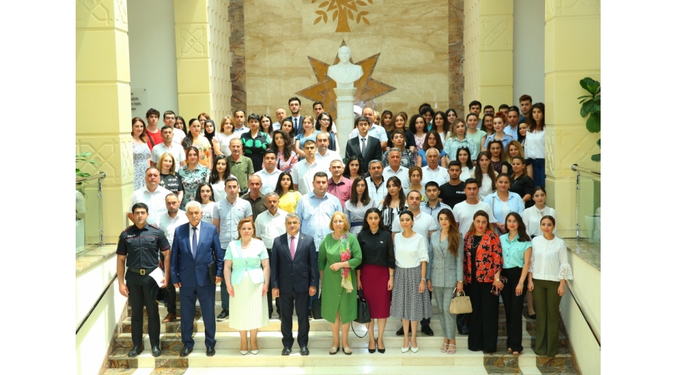 millimenevi-deyerlerimiz-qloballashmanin-menfi-tesirlerine-qarshi-etibarli-siperdir-movzusunda-tedbir-kechirilib-foto