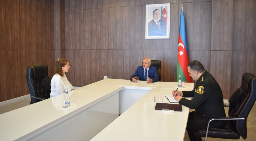 seferberlik-ve-herbi-xidmete-chagirish-uzre-dovlet-xidmetinin-reisi-shekide-vetendashlari-qebul-edib
