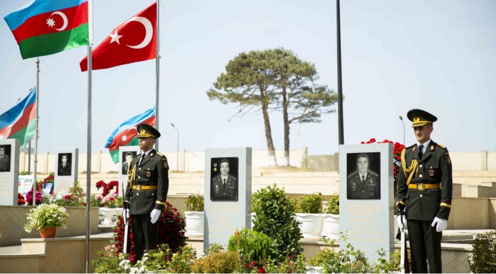 xetai-rayonunda-milli-qehremanlar-polad-heshimov-ve-ilqar-mirzeyevin-xatireleri-anilib-foto