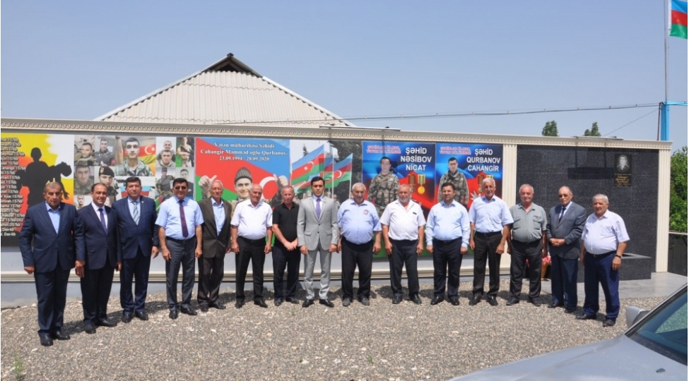deputat-goranboyda-shehid-ailelerinin-su-problemini-hell-etdi-foto