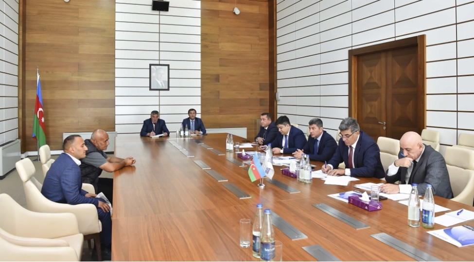 teyyub-cabbarov-shemkirde-vetendashlari-qebul-edib-foto