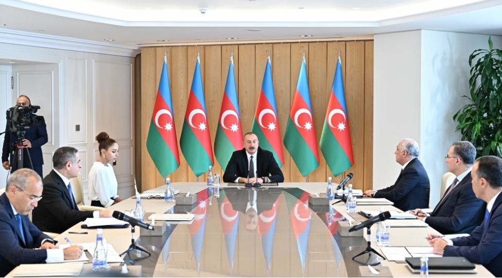 prezidentin-sedrliyi-ile-bu-ilin-alti-ayinin-yekunlarina-hesr-olunan-mushavire-kechirilib-yenilenibfoto