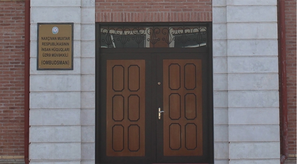 ombudsman-dtx-nin-muveqqeti-saxlama-yeri-ve-istintaq-tecridxanasina-bash-chekib