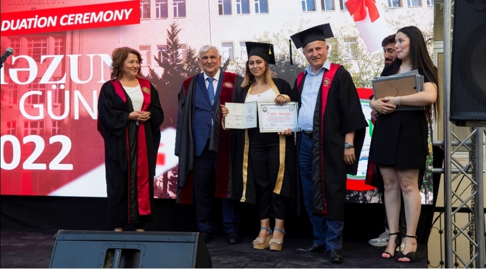 azerbaycan-diller-universitetinde-tenteneli-mezun-gunu-kechirilib-foto