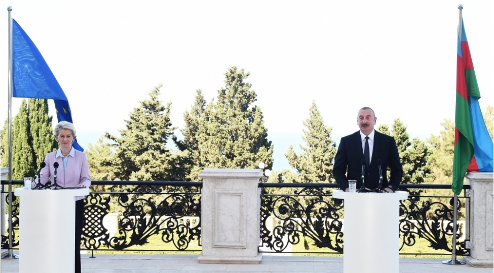 azerbaycan-prezidenti-ilham-eliyev-ve-avropa-komissiyasinin-prezidenti-metbuata-beyanatlarla-chixish-edibler-yenilenib